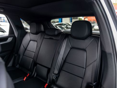 New 2026 Porsche Cayenne image 30