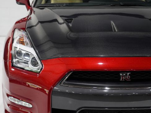Used 2016 Nissan GT-R Premium AWD/4WD image 28