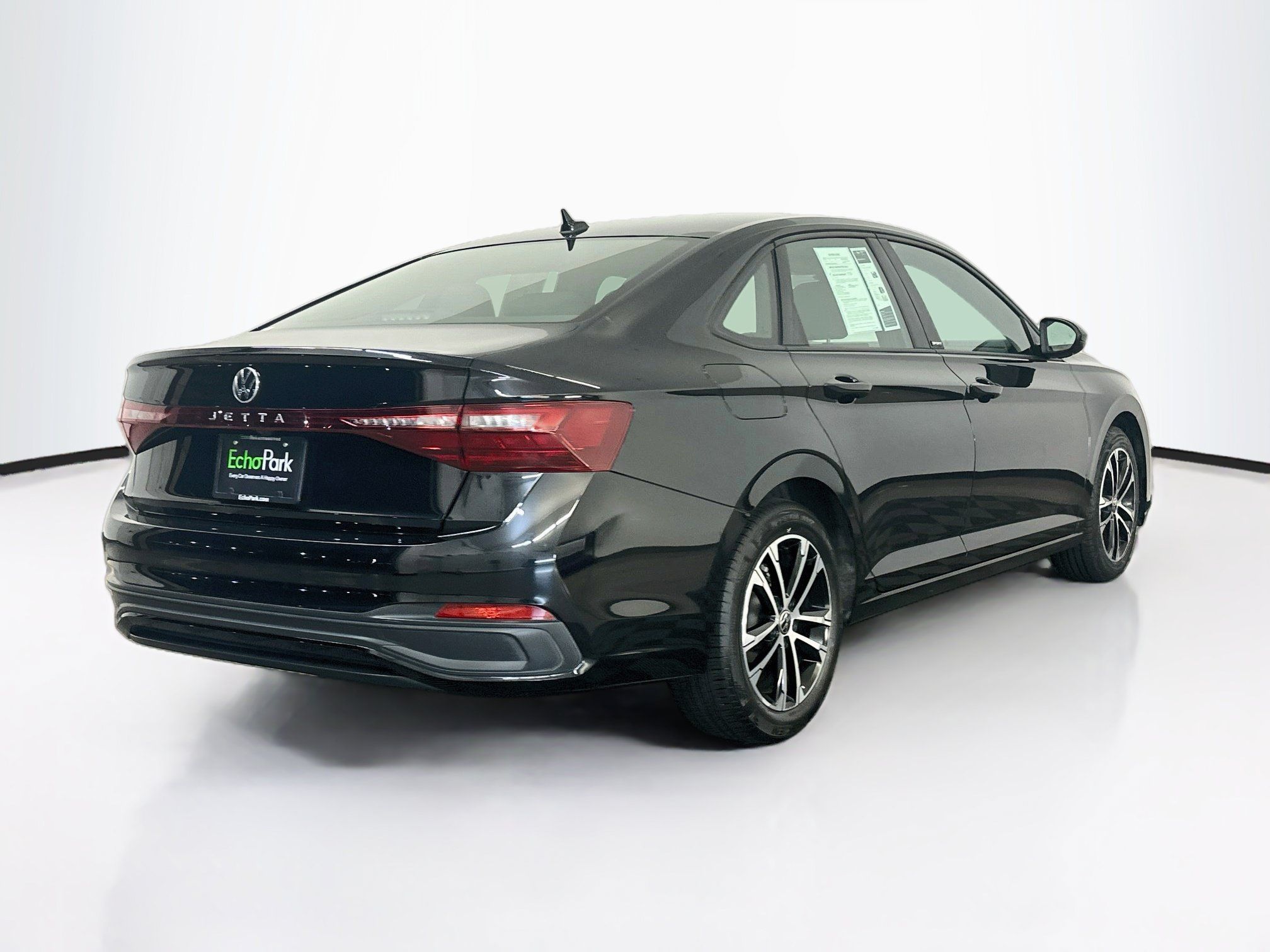 Used 2025 Volkswagen Jetta Sport FWD image 9