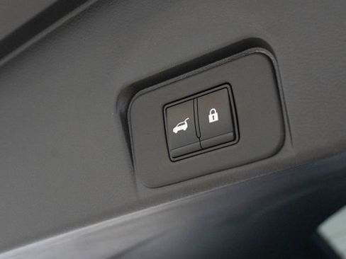 Used 2023 Nissan Rogue SV w/ SV Premium B Package FWD image 14