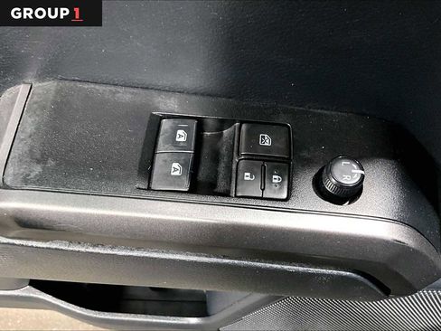 Certified 2019 Toyota Tacoma TRD Off-Road w/ Technology Package AWD/4WD image 36