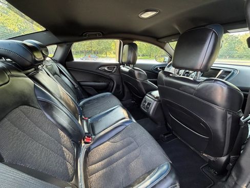 Used 2016 Chrysler 200 S w/ Comfort Group FWD image 14