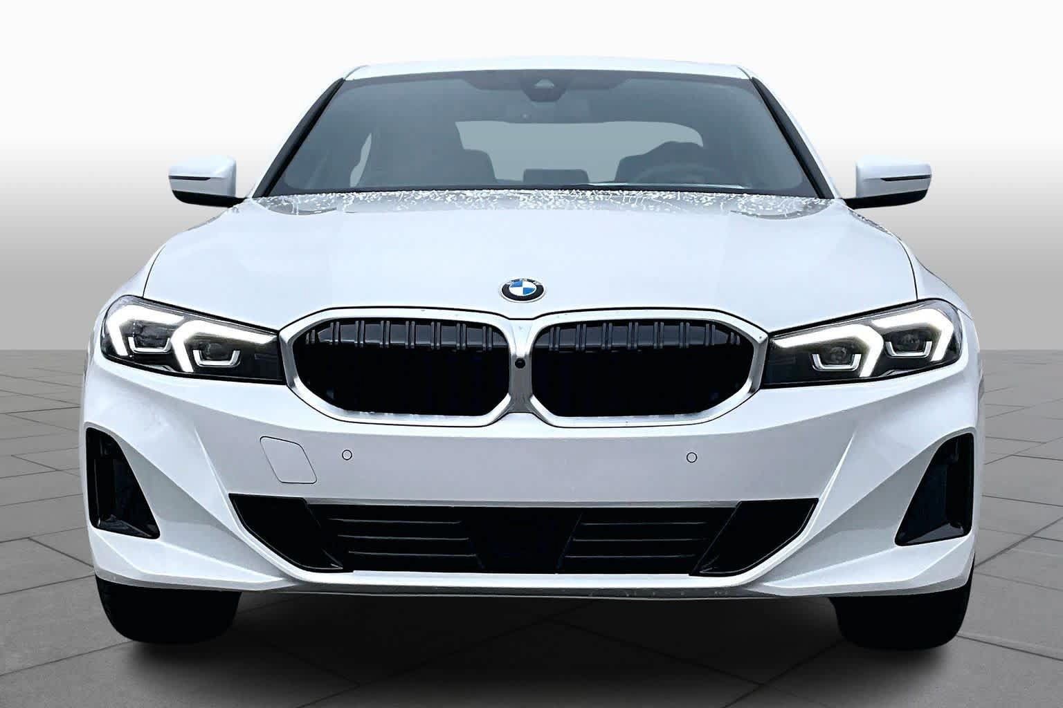 Used 2026 BMW 330i xDrive Sedan w/ Premium Package AWD/4WD image 3