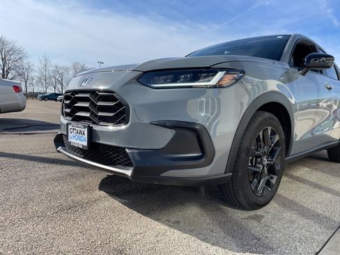 Used 2025 Honda HR-V Sport image 14