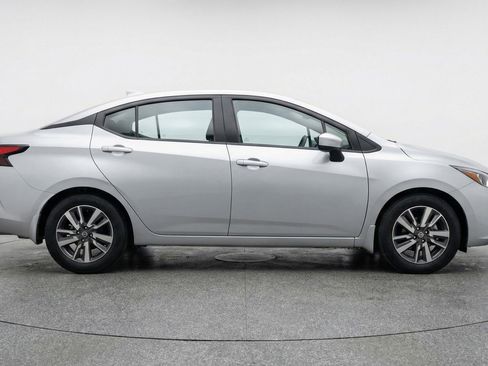 Used 2025 Nissan Versa SV image 11