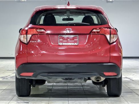 Used 2016 Honda HR-V LX image 9