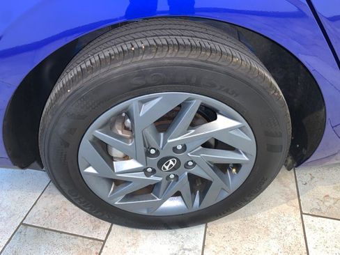 Used 2024 Hyundai Elantra SEL image 11