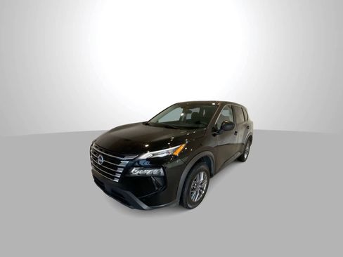Used 2024 Nissan Rogue S image 4