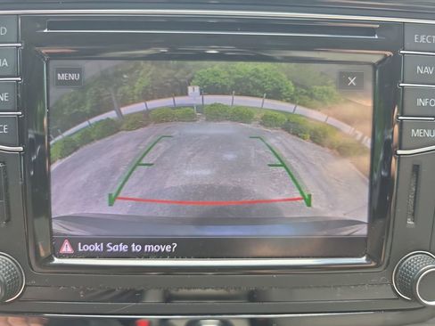 Used 2017 Volkswagen Passat 1.8T SE FWD image 28