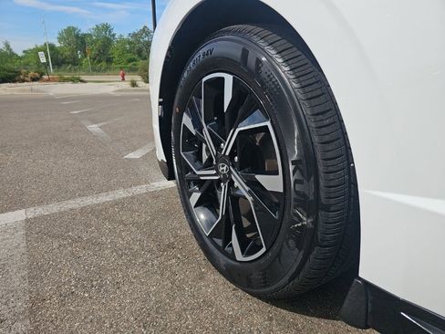 Certified 2025 Hyundai Sonata SEL AWD/4WD image 37