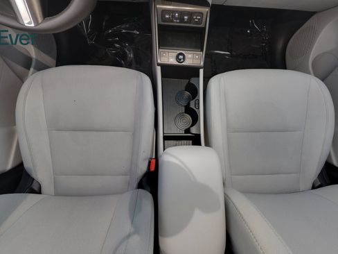 Used 2025 Hyundai Kona SEL FWD image 27