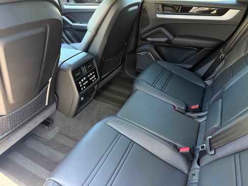 New 2025 Porsche Cayenne Coupe AWD/4WD image 30
