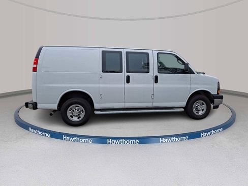 Used 2024 Chevrolet Express 2500 w/ Driver Convenience Package RWD image 7