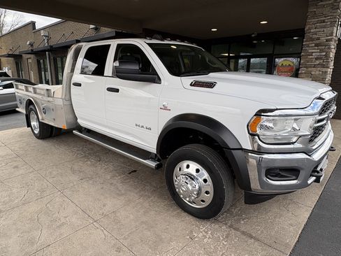 Used 2020 RAM 5500 Tradesman w/ Chrome Appearance Group image 4