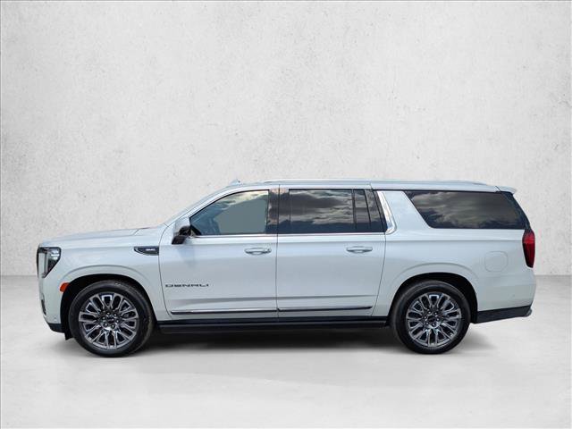 Used 2023 GMC Yukon XL Denali Ultimate AWD/4WD image 8