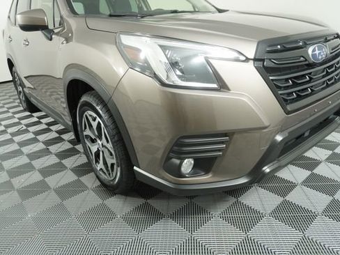Used 2023 Subaru Forester Premium AWD/4WD image 10