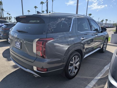 Used 2022 Hyundai Palisade SEL w/ 8P Bench Seat Package FWD image 6