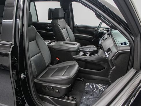 Used 2023 Chevrolet Tahoe Z71 w/ Luxury Package AWD/4WD image 24