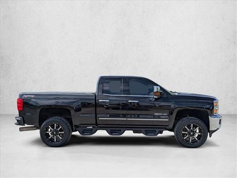 Used 2015 Chevrolet Silverado 2500 LTZ image 4