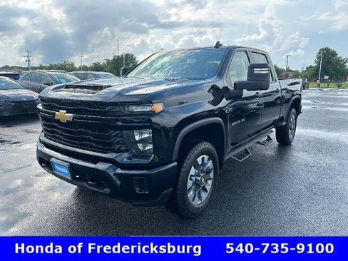 Used 2024 Chevrolet Silverado 2500 Custom w/ Custom Convenience Package AWD/4WD image 1