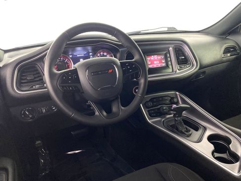 Used 2017 Dodge Challenger R/T image 17