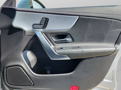 Used 2025 Mercedes-Benz CLA 250 image 31