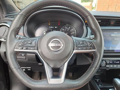 Used 2023 Nissan Kicks SR w/ SR Premium Package FWD image 10