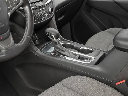 Used 2022 Chevrolet Equinox LT w/ Driver Convenience Package FWD image 34