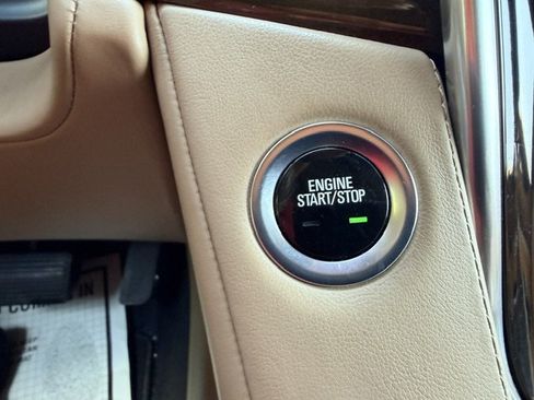 Used 2019 Cadillac Escalade Platinum AWD/4WD image 31