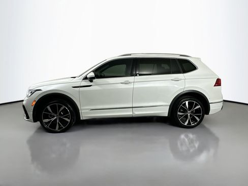 Certified 2023 Volkswagen Tiguan SEL R-Line image 8