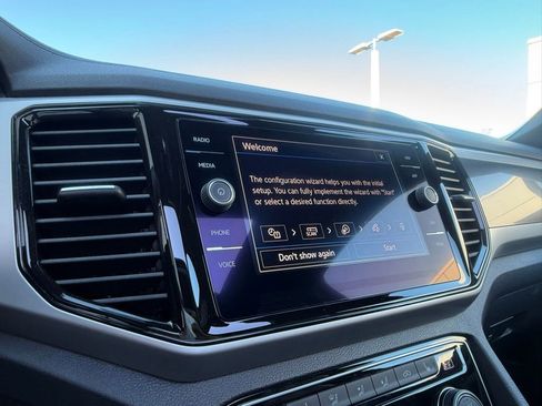 Used 2022 Volkswagen Atlas Cross Sport SEL R-Line image 28