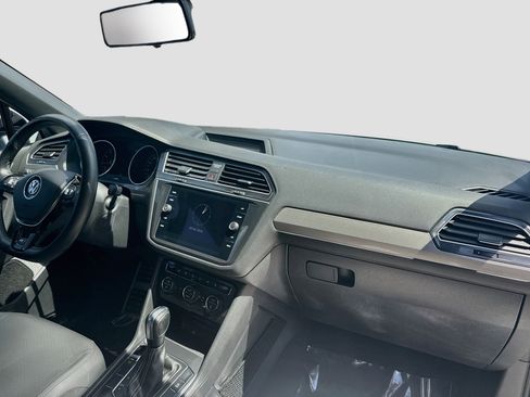 Used 2021 Volkswagen Tiguan SE R-Line FWD image 32