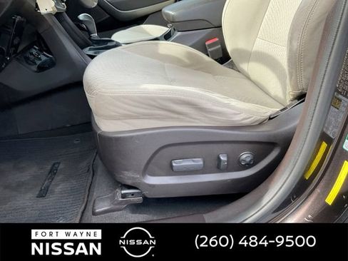 Used 2017 Hyundai Santa Fe SE AWD/4WD image 27
