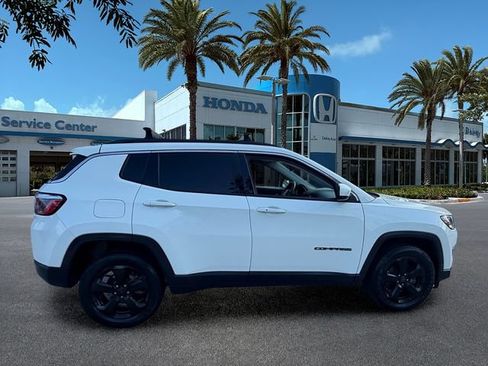 Used 2018 Jeep Compass Latitude w/ Popular Equipment Group AWD/4WD image 9