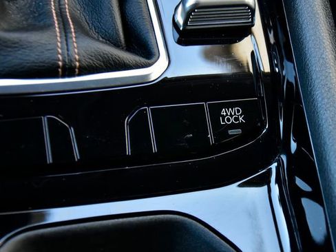 Used 2022 Jeep Compass Limited image 25