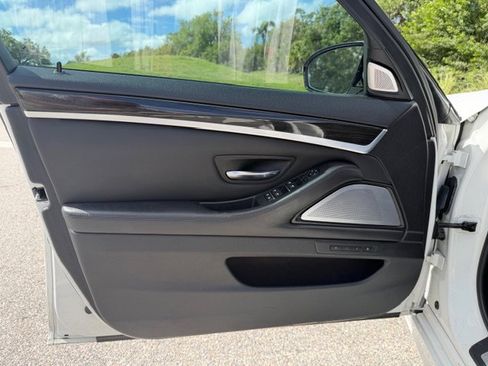 Used 2014 BMW M5 image 10