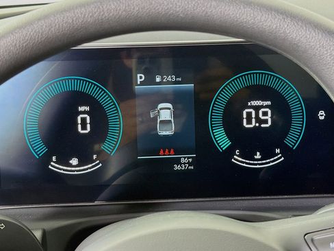 Used 2025 Hyundai Santa Cruz SE image 15