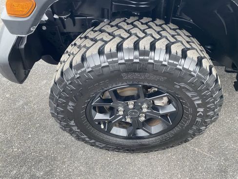 Used 2024 Jeep Wrangler Willys image 10