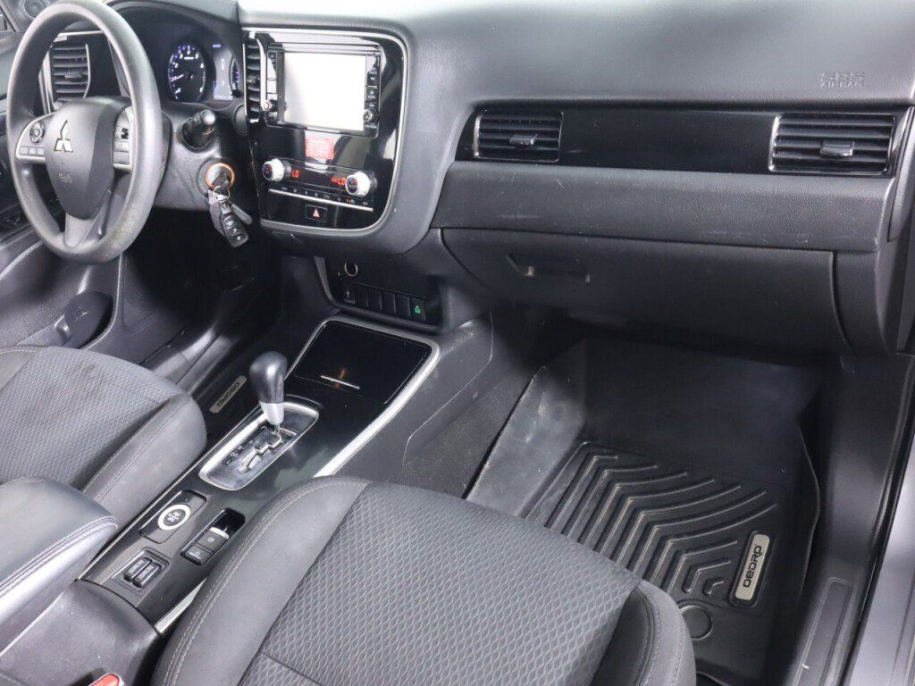 Used 2020 Mitsubishi Outlander ES AWD/4WD image 39