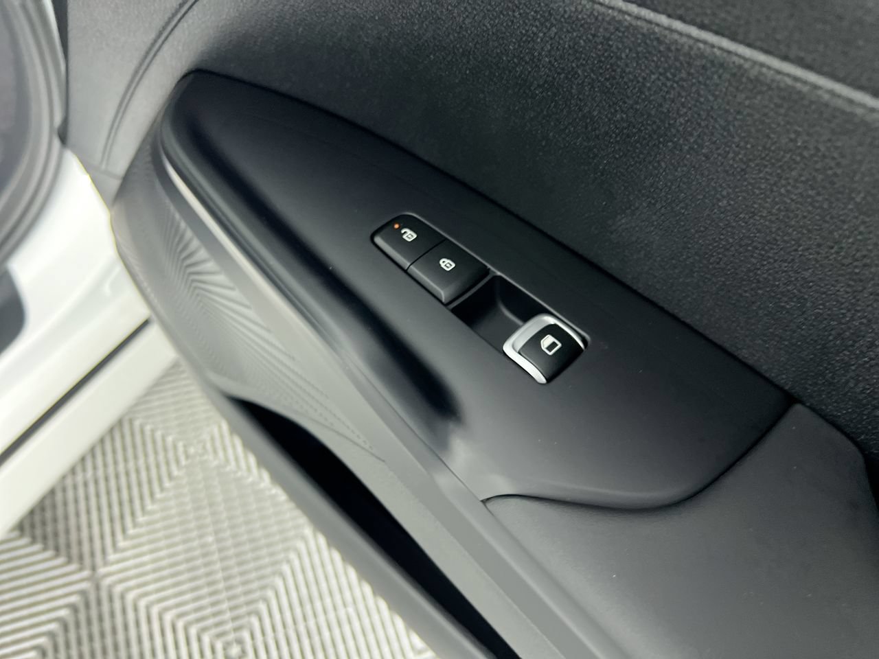 New 2026 Kia K5 LXS FWD image 31