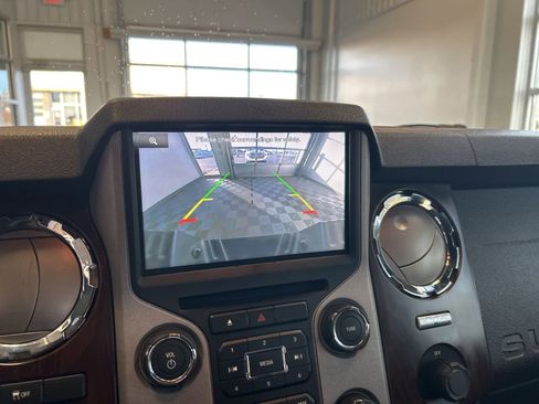 Used 2015 Ford F350 Lariat image 23