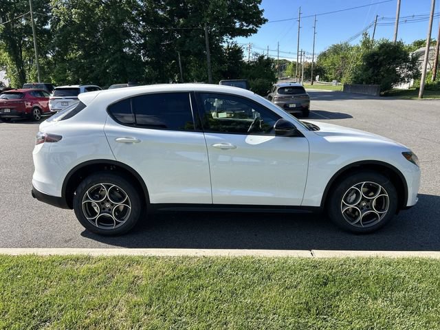 New 2026 Alfa Romeo Stelvio Sprint w/ Convenience Package AWD/4WD image 9