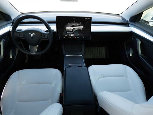 Used 2022 Tesla Model 3 Long Range image 23