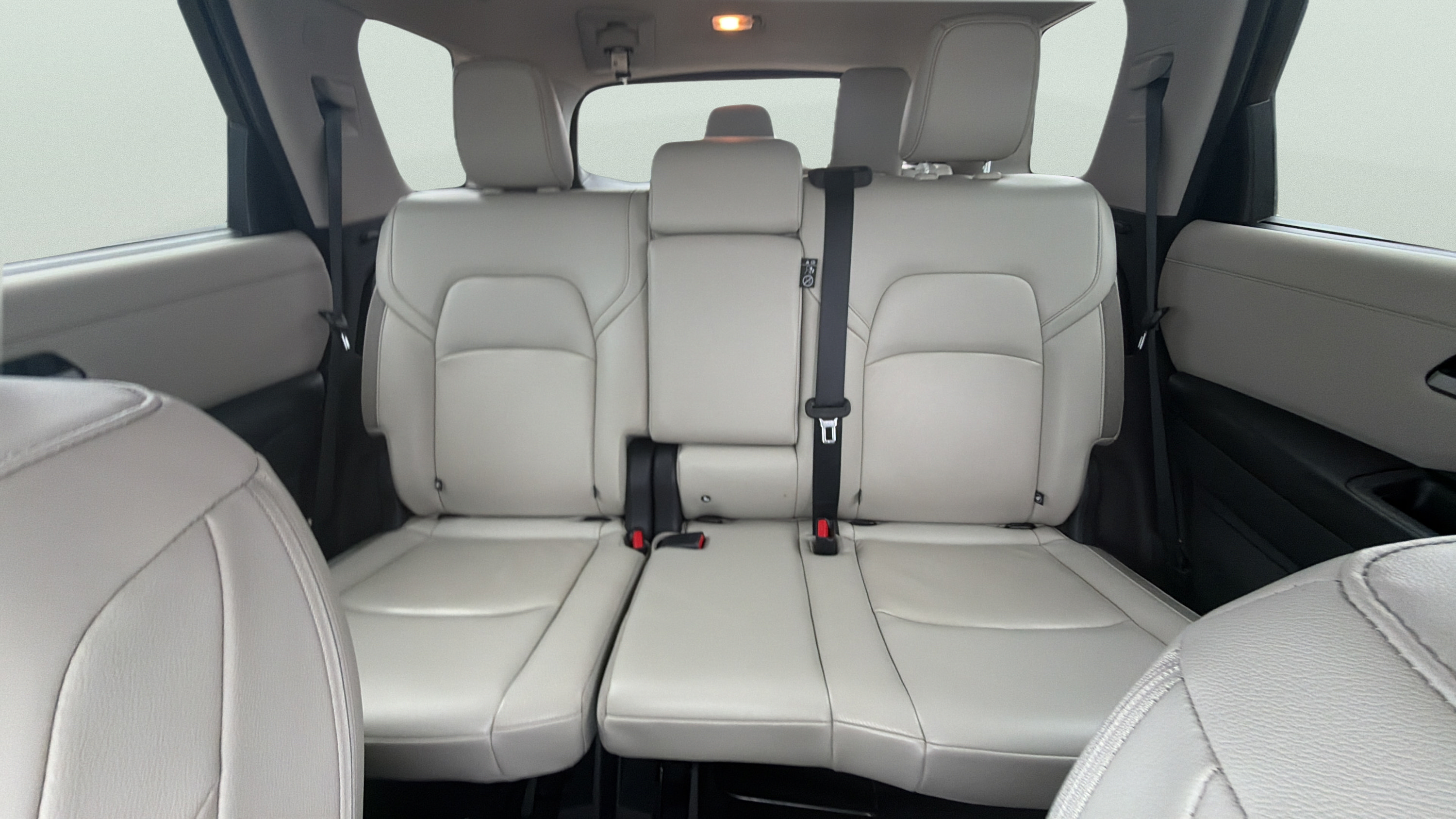 Used 2023 Nissan Pathfinder SL w/ Black Appearance Package AWD/4WD image 15