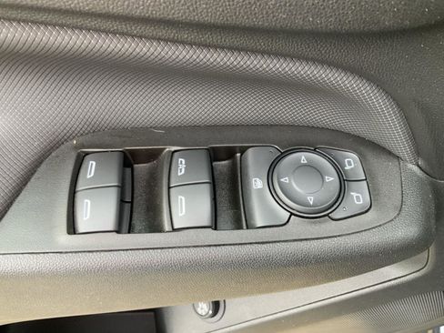 Used 2023 Chevrolet Equinox RS w/ RS Leather Package image 24