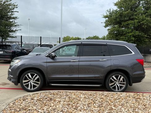 Used 2018 Honda Pilot Touring image 2