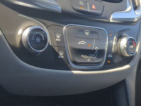 Used 2023 Chevrolet Equinox LS w/ LS Convenience Package image 17