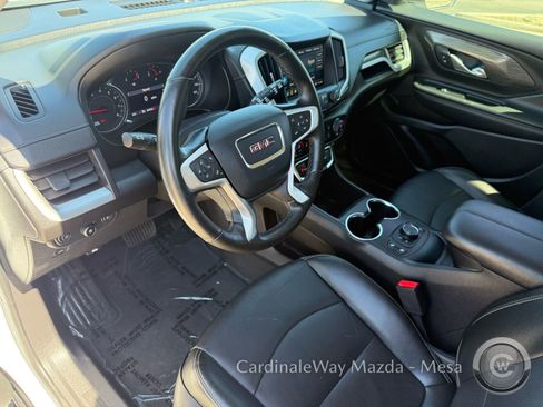Used 2024 GMC Terrain SLT image 11
