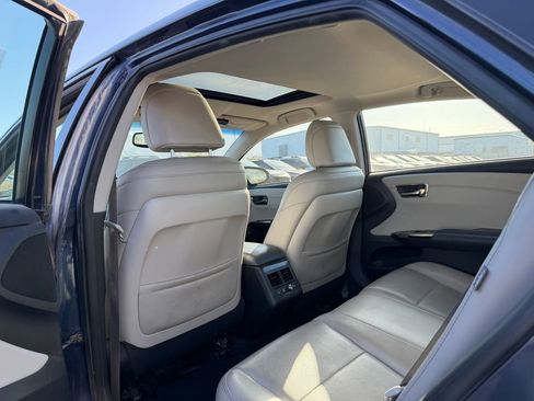 Used 2014 Toyota Avalon Limited w/ Technology Package FWD image 6