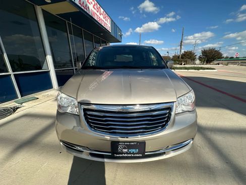 Used 2012 Chrysler Town & Country Touring w/ Entertainment Group #1 image 8